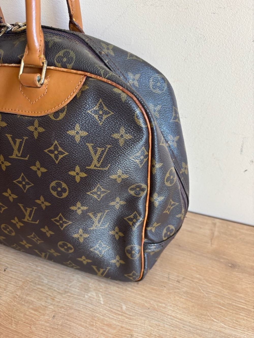 Authentic Louis Vuitton monogram deauville tote - Picture 3 of 9